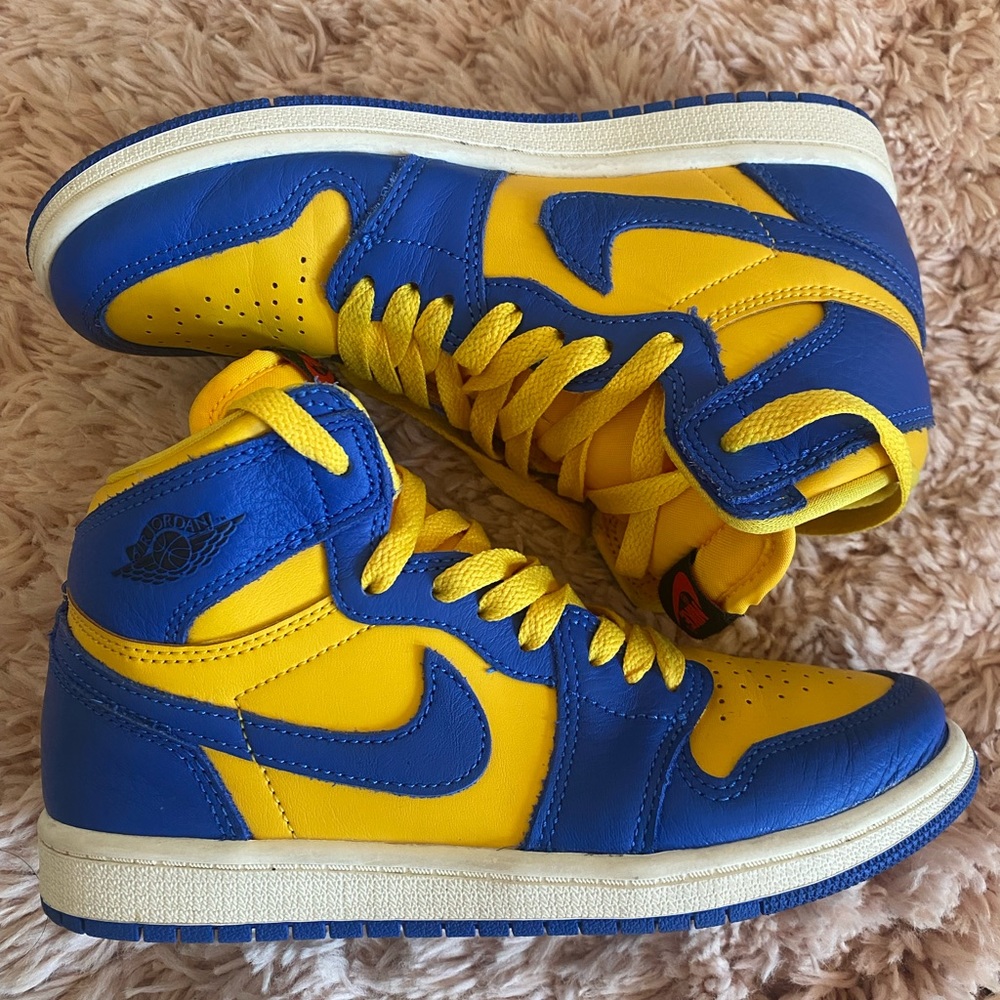 Jordan 1 retro high OG “Reverse Laney” Kids 2.5